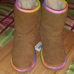 Girl Ugg boot
